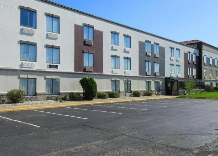 Clarion Pointe Evansville North Warrenton