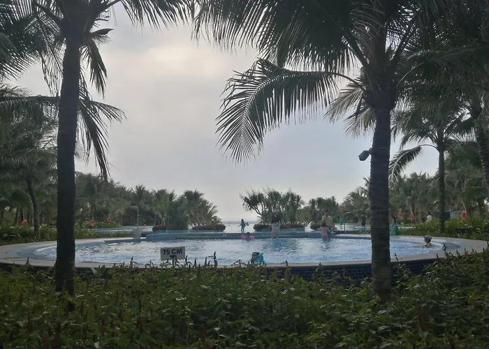 Happy Beach Oceanview Arena Cam Ranh Condotel