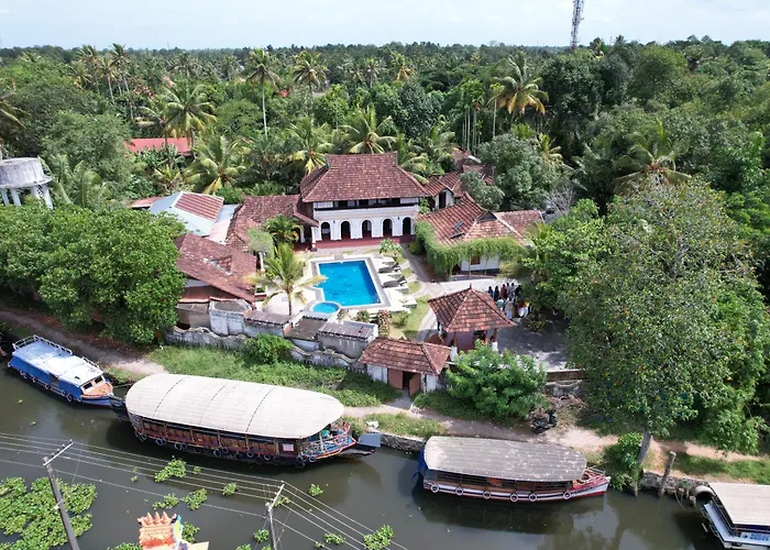Kumarakom Tharavadu - A Heritage Hotel, Kumarakom By Perfect Stays