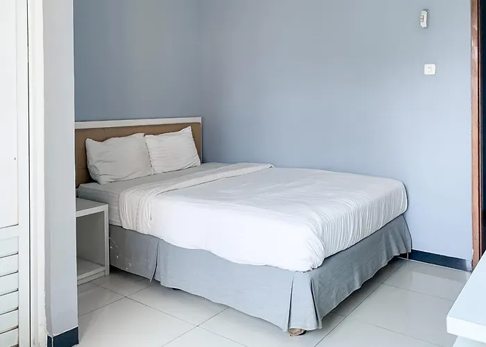 Karins Guesthouse Syariah RedPartner Bandung