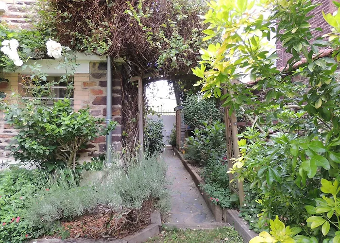 Bed and Breakfast Le Jardin De L'Esplanade Rennes Centre Et Gare