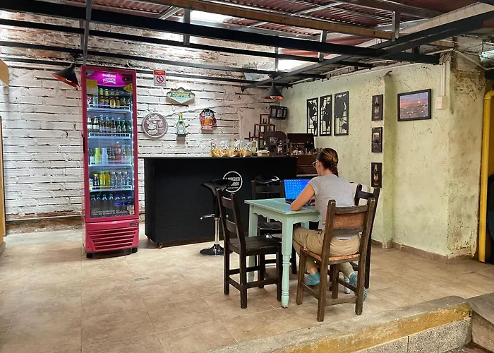 Hostal La Bodeguita Del Mundo Laureles Medellín