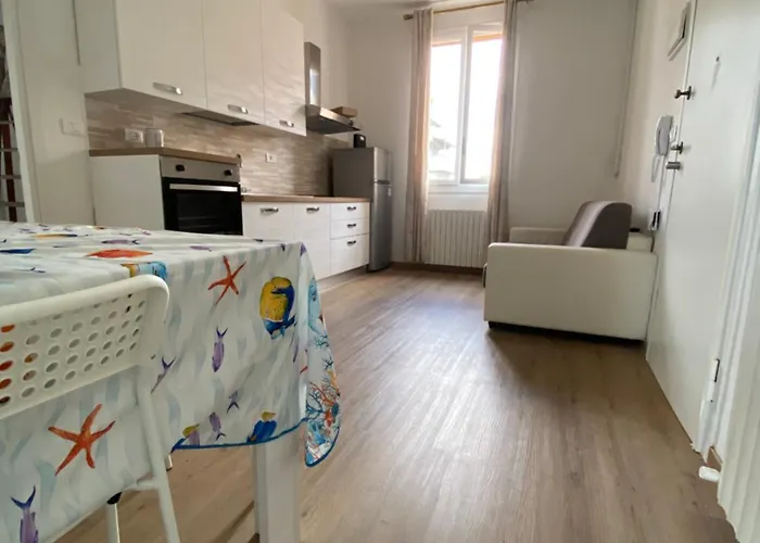 Levante Apartment Bolonia