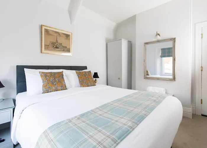 4 Canon Lane Chichester