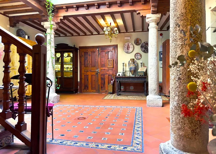 Lux San Miguel Aparthotel Toledo