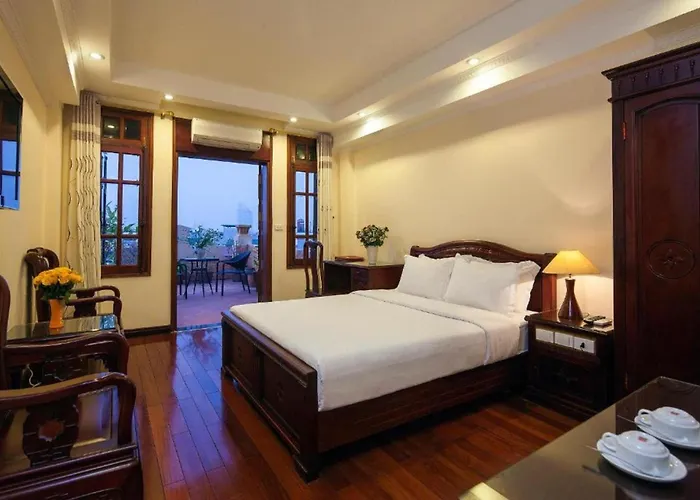 Lucky 3 Hotel & Travel Hanoi