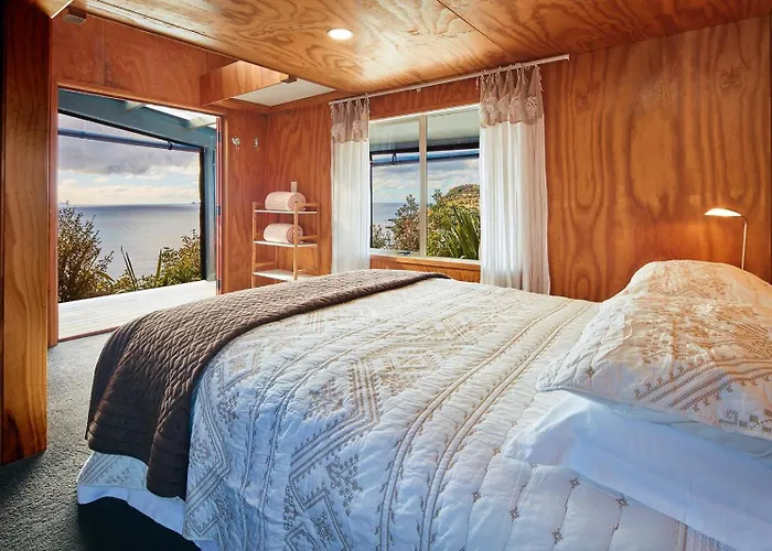The Lighthouse Lookout Bed & Breakfast Tutukaka