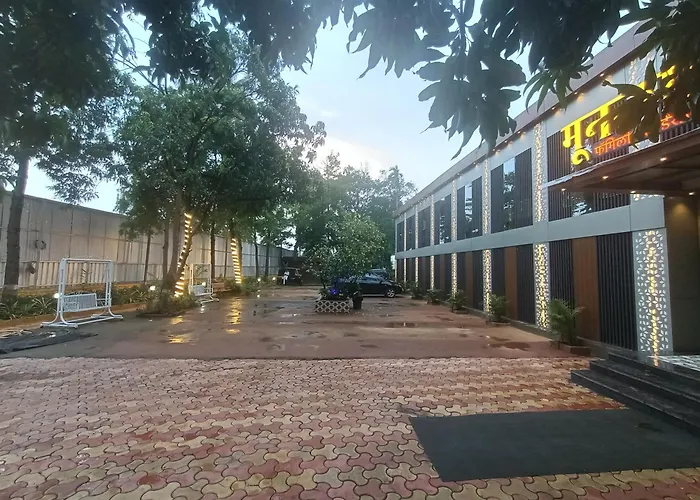 Hotel Moon Lite Residency - Marve Road Malad West - Premium Couple Friendly Mumbai