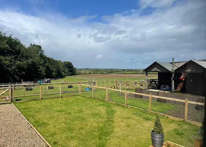 Millburn Mini Farm Hotel Kilwinning