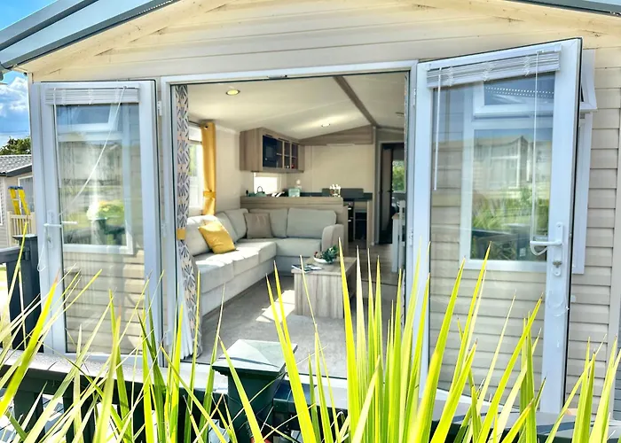 272 Wilksworth Caravan Park - Two Bedroom - Pool Access Wimborne Minster
