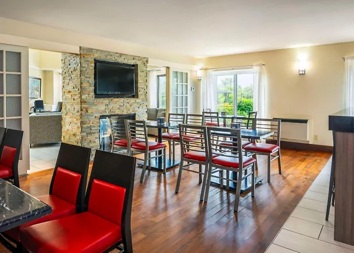 Comfort Inn Newmarket - Aurora
