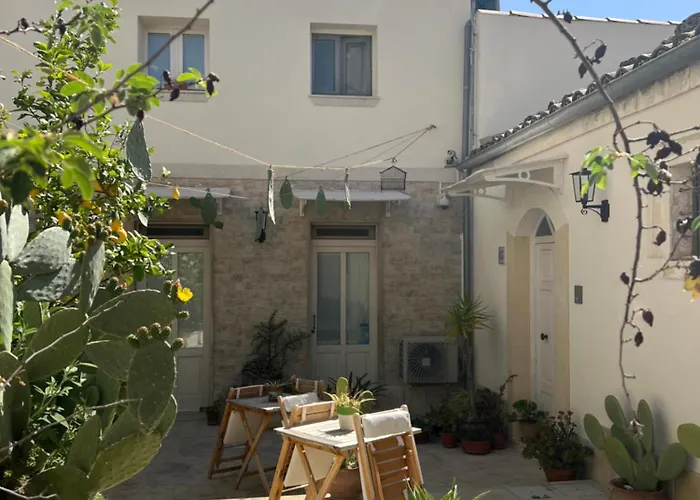 Chicchi Di Melograno Bed & Breakfast Modica