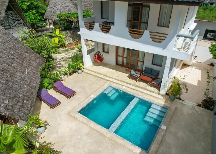 Mnana Beach Bungalows Pingwe