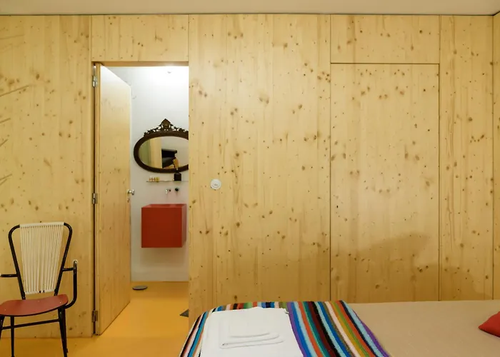 14º Esquadra — Cais Das Pedras Guest House Porto