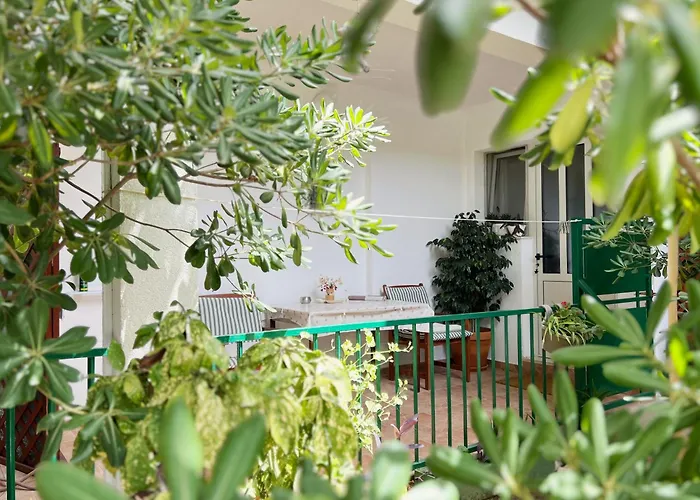 Room Tai - Spacious And Comfy With Private Terrace Hvar Town