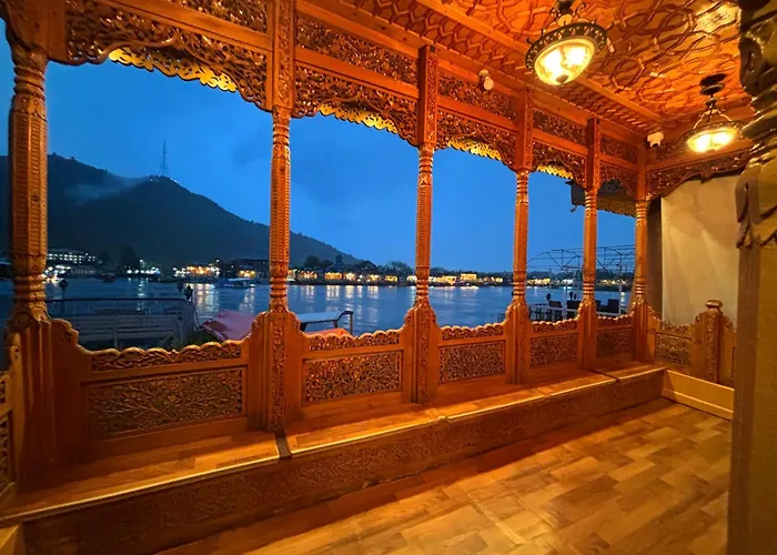 The Badyari Palace Houseboats Srinagar 