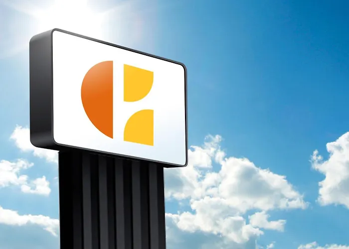 Dubuque Inn & Suites