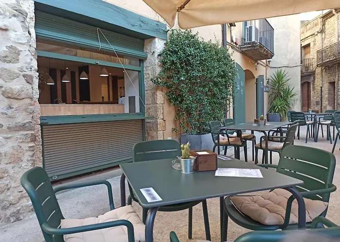 Hotel 3 Arcs Besalu