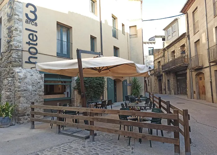 Hotel 3 Arcs Besalu