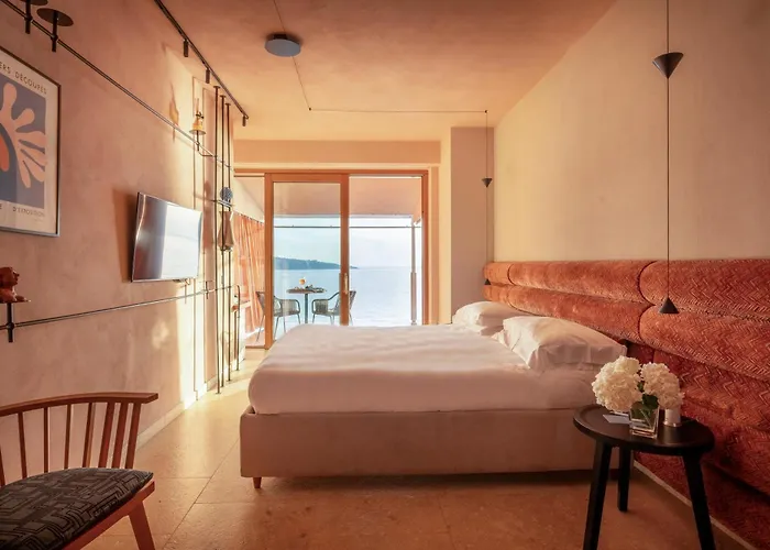 Laqua By The Sea Hotel Meta