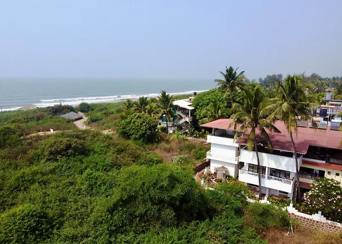 Shanu'S Seaside Inn - A Family-Run Guesthouse Just 100 Metres From Candolim Beach