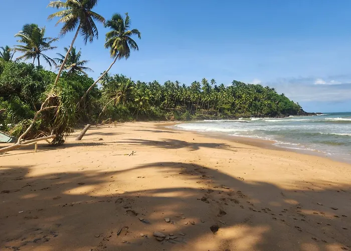 Red Sun Beach Villa Kosgoda