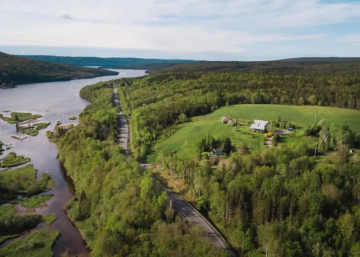 Chanterelle Inn & Cottages Baddeck