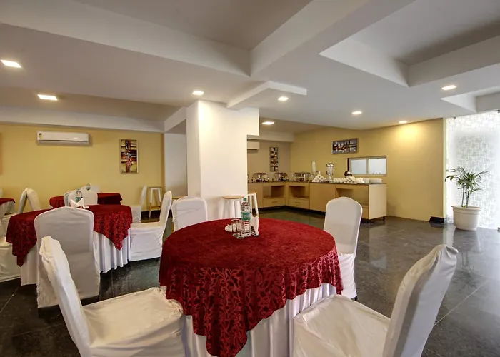 Limewood Stay Silver Studio Near Golf Course Road Gurgaon
