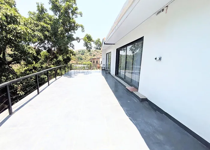 Glass Canvas Mount Abu