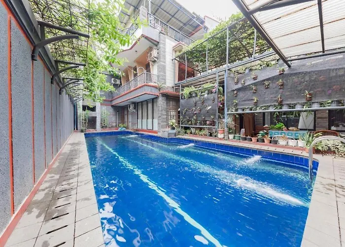 Urbanview Hotel Villa Surya Bandung