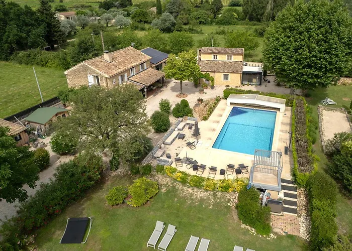 B&B Le Mas Julien piscine chauffée adult only Orange 