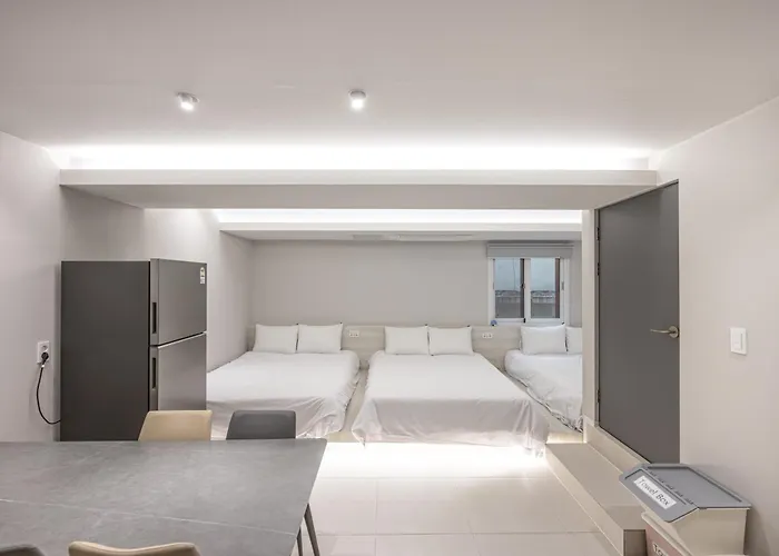 Guesthouse Dear Moon Busan