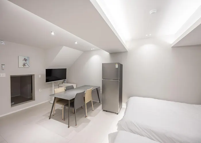 Guesthouse Dear Moon Busan