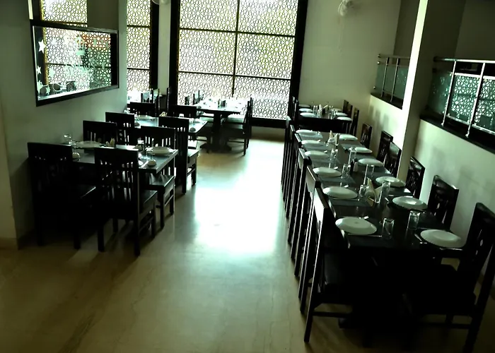 Hotel Marc Royal Agra 