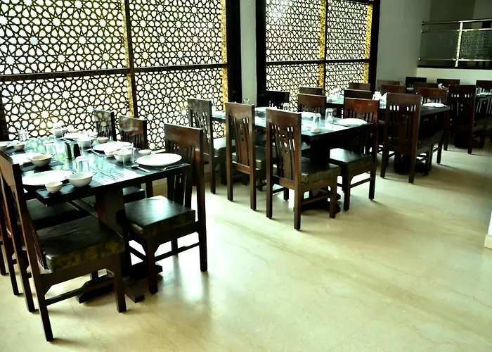 Hotel Marc Royal Agra 