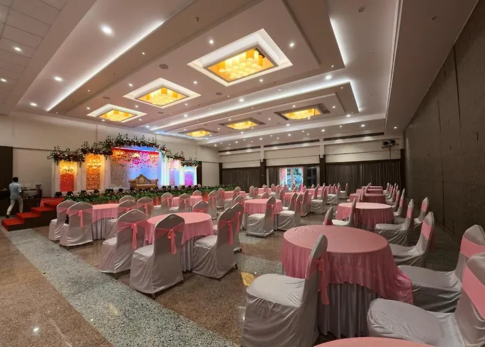 Hotel Aaradhya Adorer Kudal 