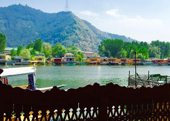New Sea Palace Houseboats Srinagar 