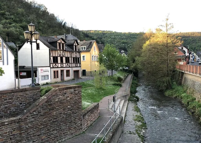 Rheinliebe Bistro und Pension Lorch am Rhein
