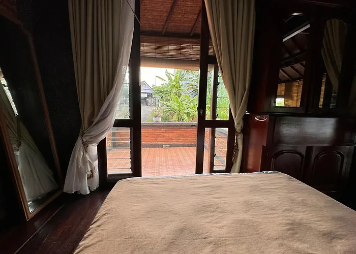 Giri Hill Homestay Nusa Dua 