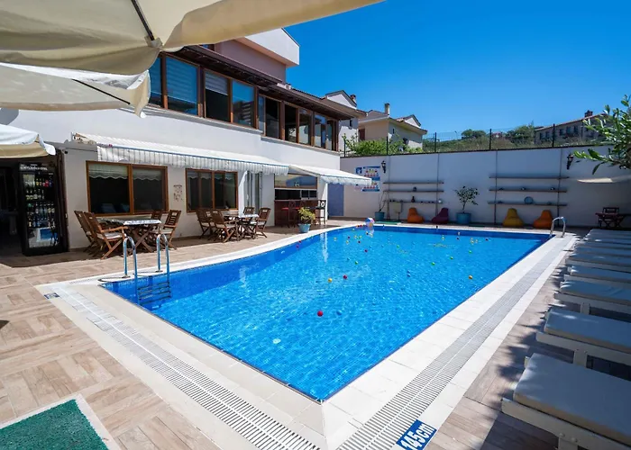 Cunda Giritlioğlu Otel Ayvalı