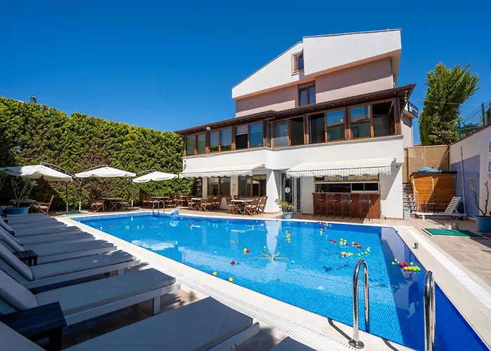 Cunda Giritlioğlu Otel Ayvalı
