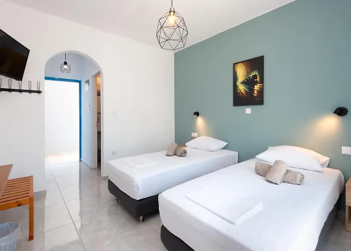 Aratos Hotel Parikia 