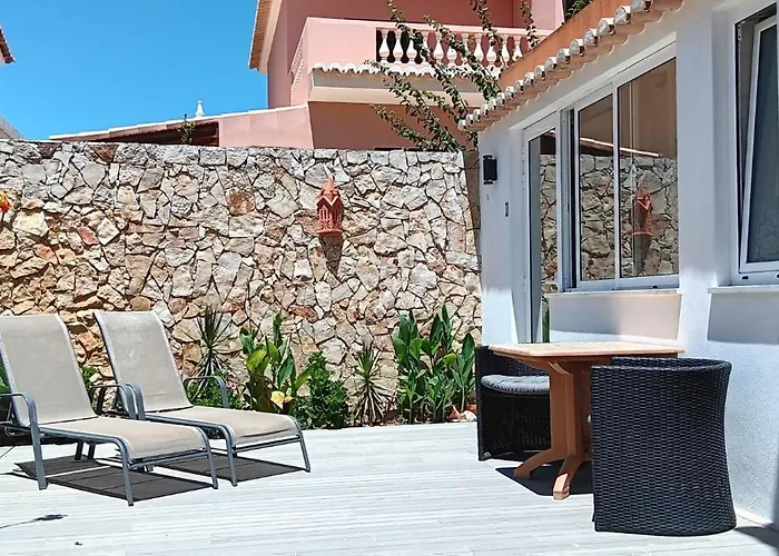 Dona Ana Guesthouse Lagos