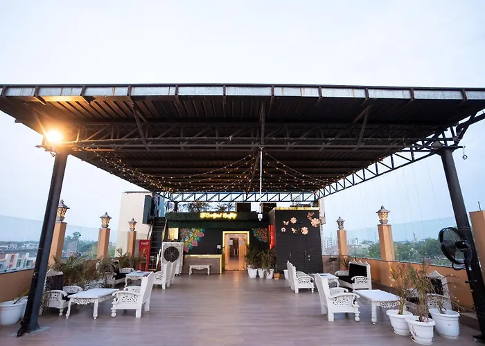Hotel Radiance Courtyard Varanasi