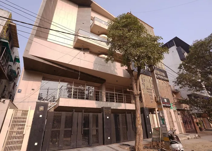 Hotel Leo Saffron - Pitampura Delhi 