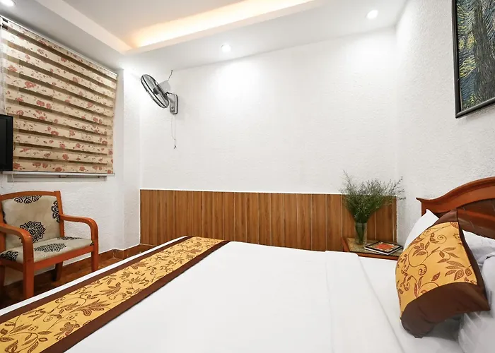 Queen Hotel Saigon Airport TP. Hồ Chí Minh