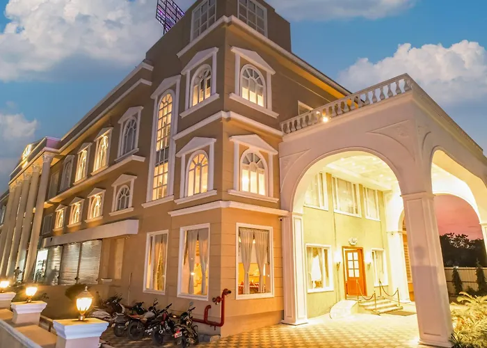 Hotel Utsav Square Latur