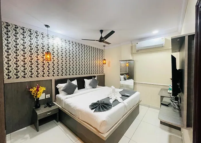 Hotel Blue Petals Shamshabad
