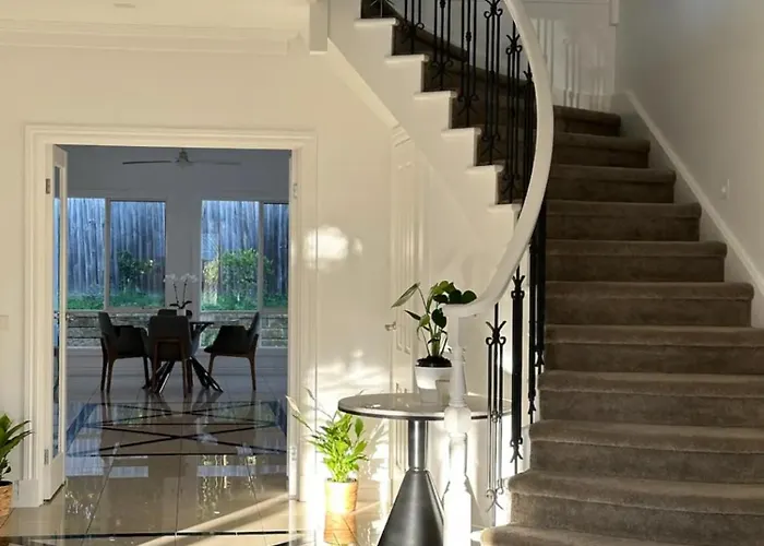 6 Bedrooms House In Kew Melbourne