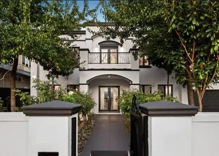 6 Bedrooms House In Kew Melbourne
